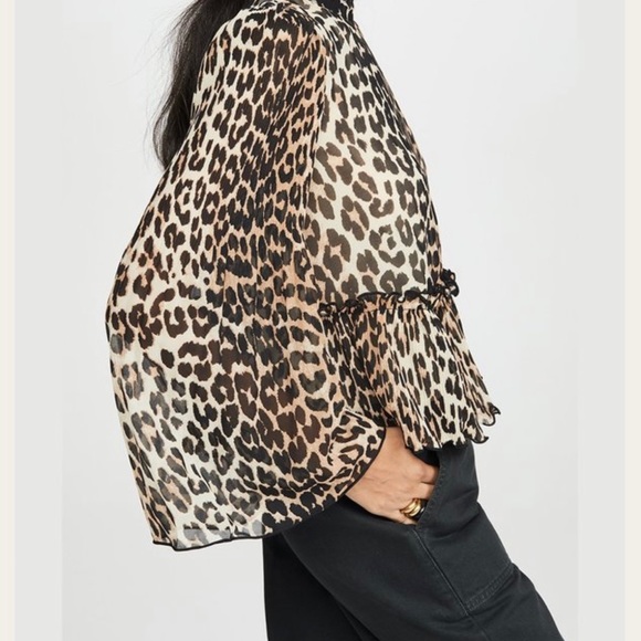 Ganni pleated Georgette leopard blouse - Picture 3 of 5